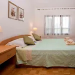 One-bedroom In I *